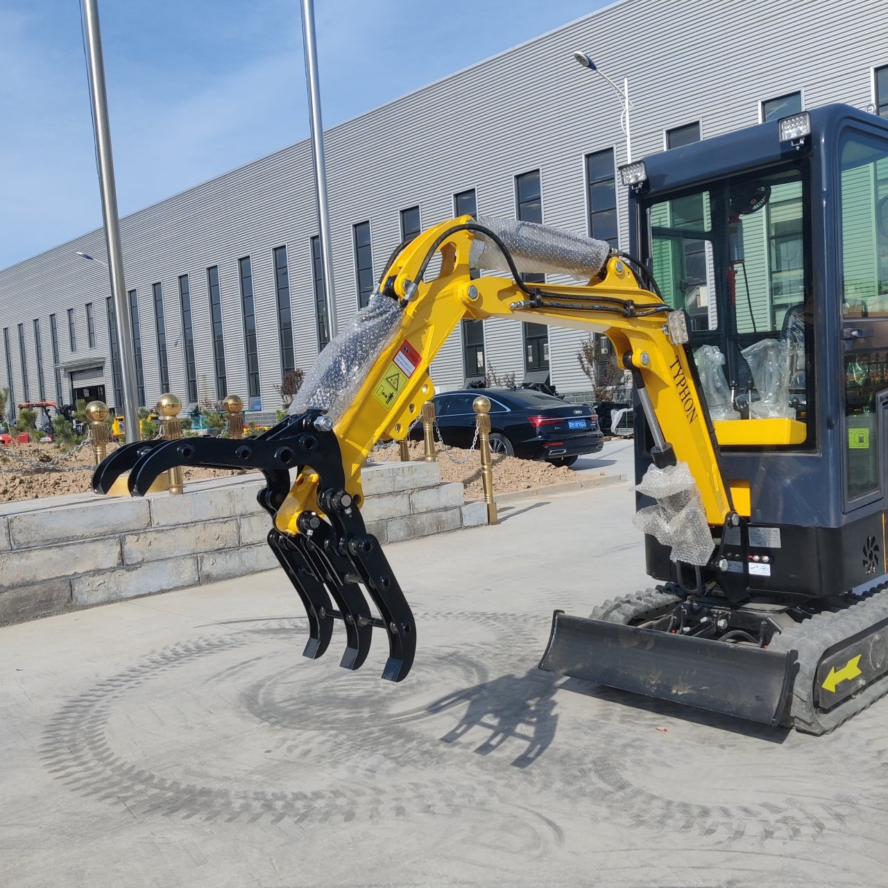 mini excavator grapple