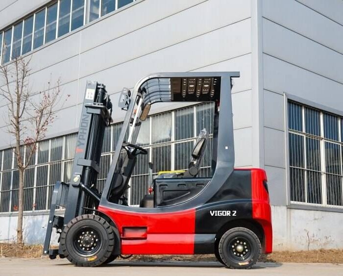 TYPHON VIGOR 2 Electric Forklift